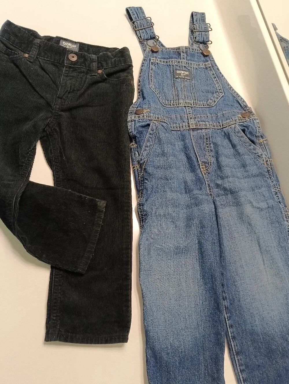 OshKosh B'gosh 3T Bundle: Classic Denim Overalls & Black Corduroy Pants - Excell